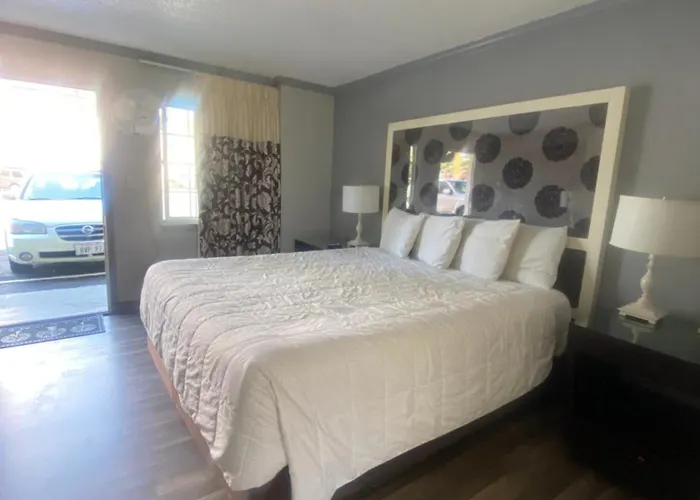 Budget Inn At The Heavenly Gondola